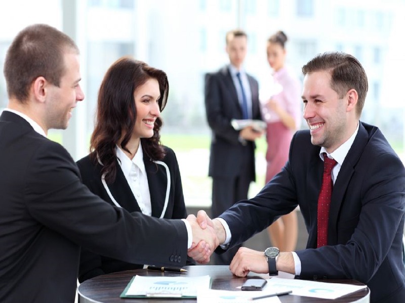 Nhân viên sales nên chuẩn bị kỹ để thuận lợi khi gặp gỡ tập khách hàng đã xác định