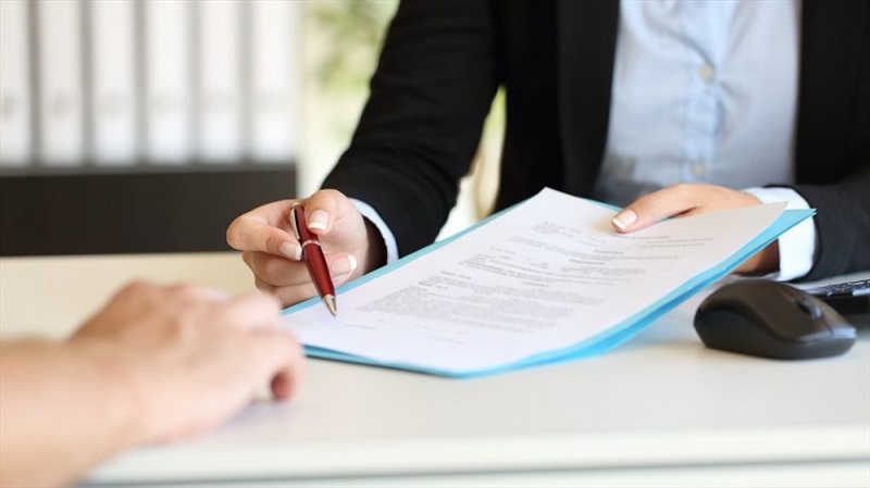 Cân nhắc các điều khoản trước khi ký hợp đồng gia nhượng quyền