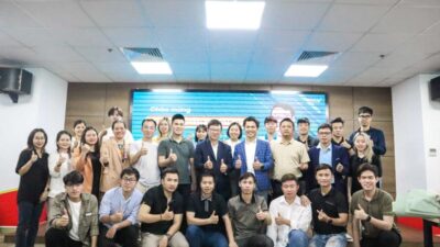 T.S Nguyễn Thanh Tùng gặp mặt và giao lưu cùng CBNV WeUp Group