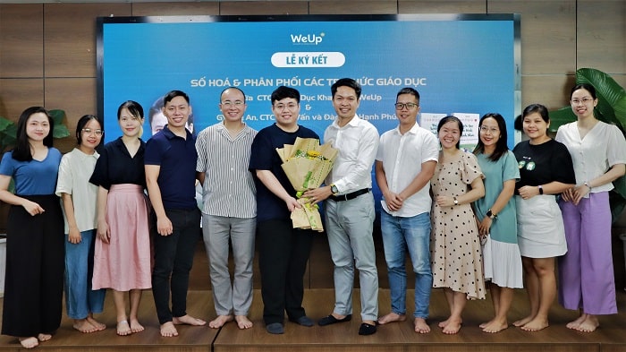 ký kết hợp tác giữa WeUp Edu và Tuệ An Happy Academy